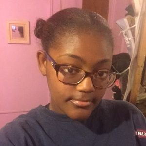 Meet your Posher, Nia